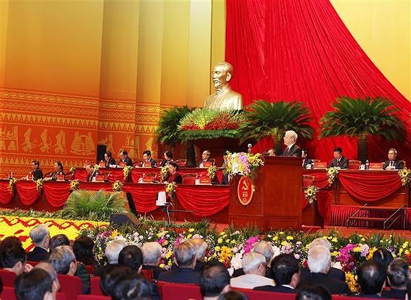 O Secretário-Geral, Nguyen Phu Trong, apresenta o relatório ao 13º Congresso / Foto: VNA