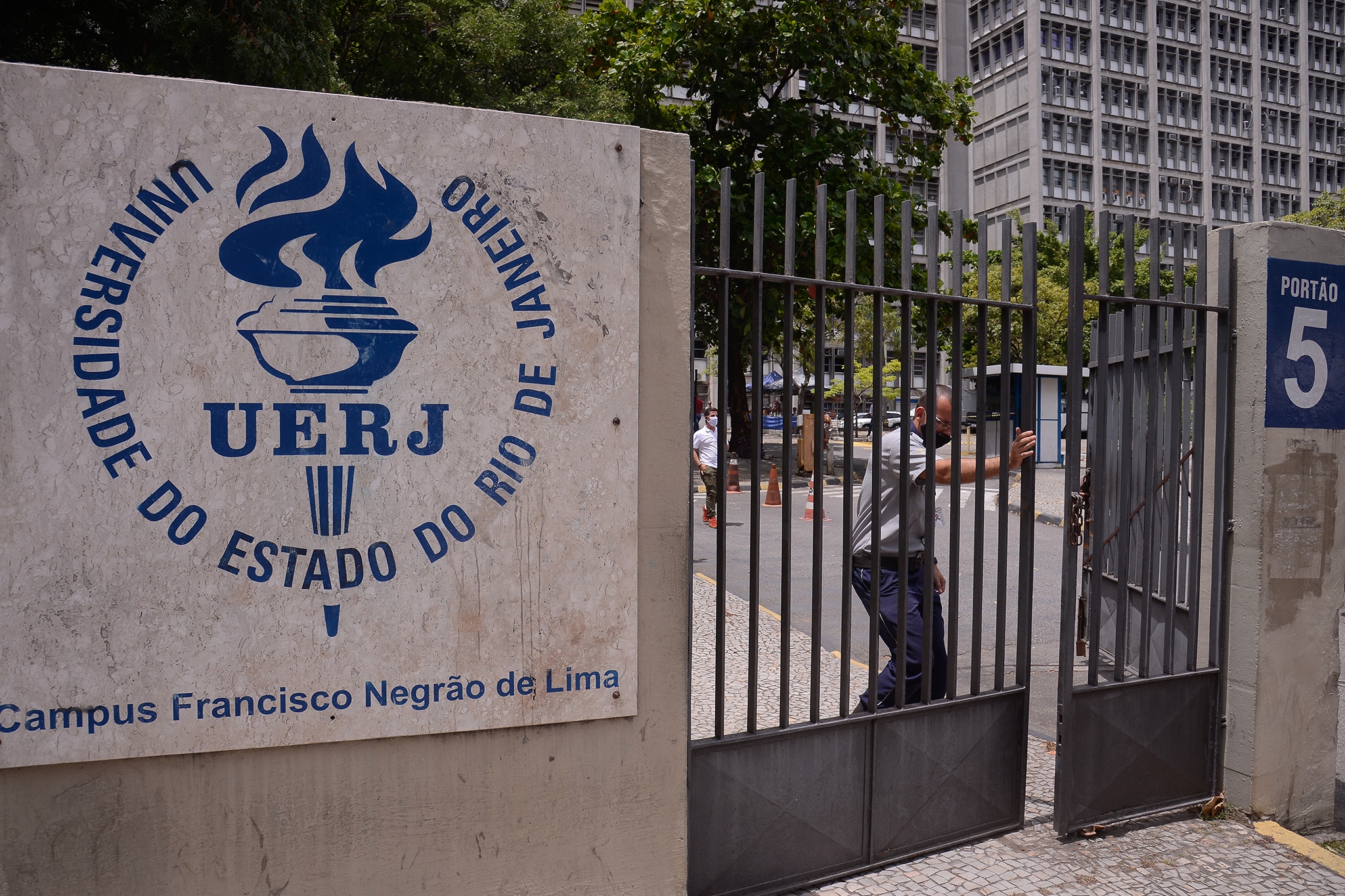 UERJ: Universidade do Estado do Rio pede socorro em meio à grave
